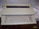 Máquina de escribir electrónica marca Olympia - Foto 1