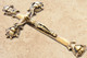 Crucifijo de bronce del siglo xix