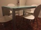 Mesa de comedor con 4 sillas. Perfecto estado - Foto 2