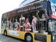 Publicida móvil con autobuses ingleses dos plantas