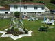 Casa con jardín y piscina cerca laredo