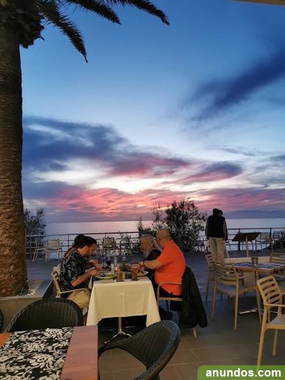 Restaurante primera linea de playa