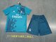 Real madrid retro ninos camiseta y shorts mas baratos